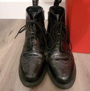 Dr Martens Delphine boots